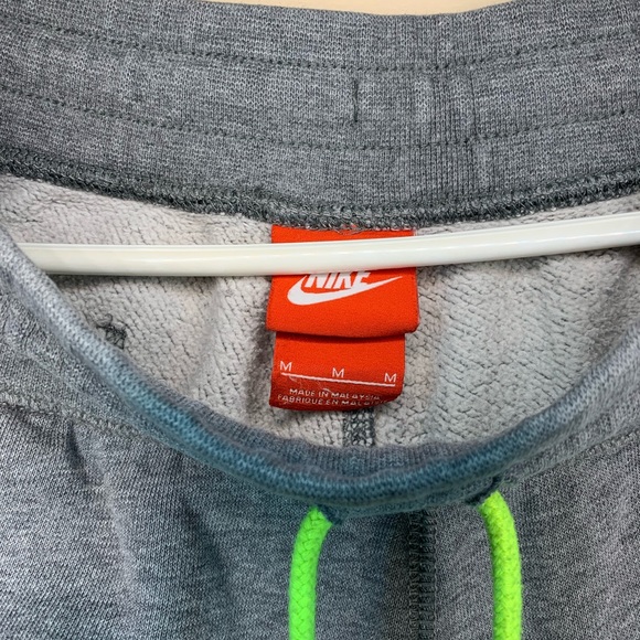 Men’s Nike Shorts - Picture 3 of 5